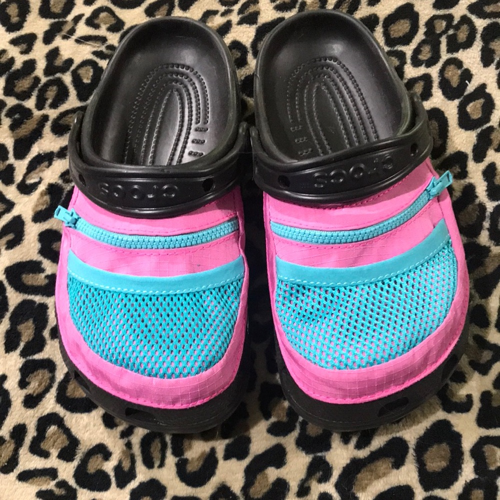 Women’s crocs 7
